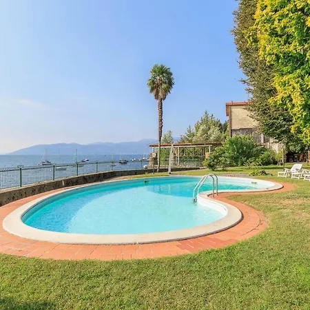 Villa Sleeps 10 Pool Wifi